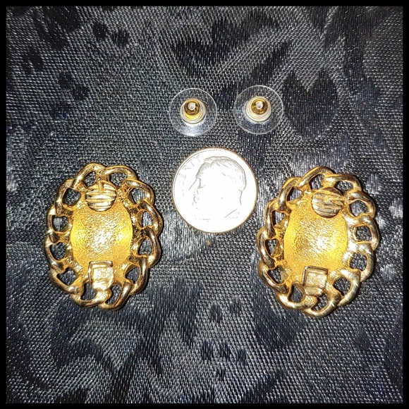 Oval Gold Tone Post Earrings with Chain Frame Detail - Picture 2 of 2